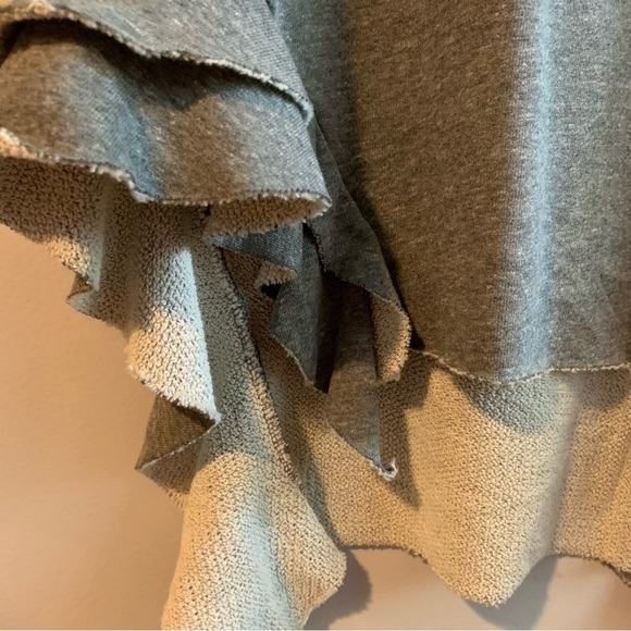 NWT Black Orchid Grey Ruffled Raw Hem Pullover Sweatshirt Size M - Picture 10 of 13